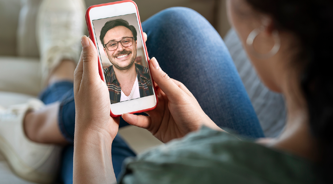 Soledades: el sentimiento de acompañamiento y soledad en la sociedad virtual